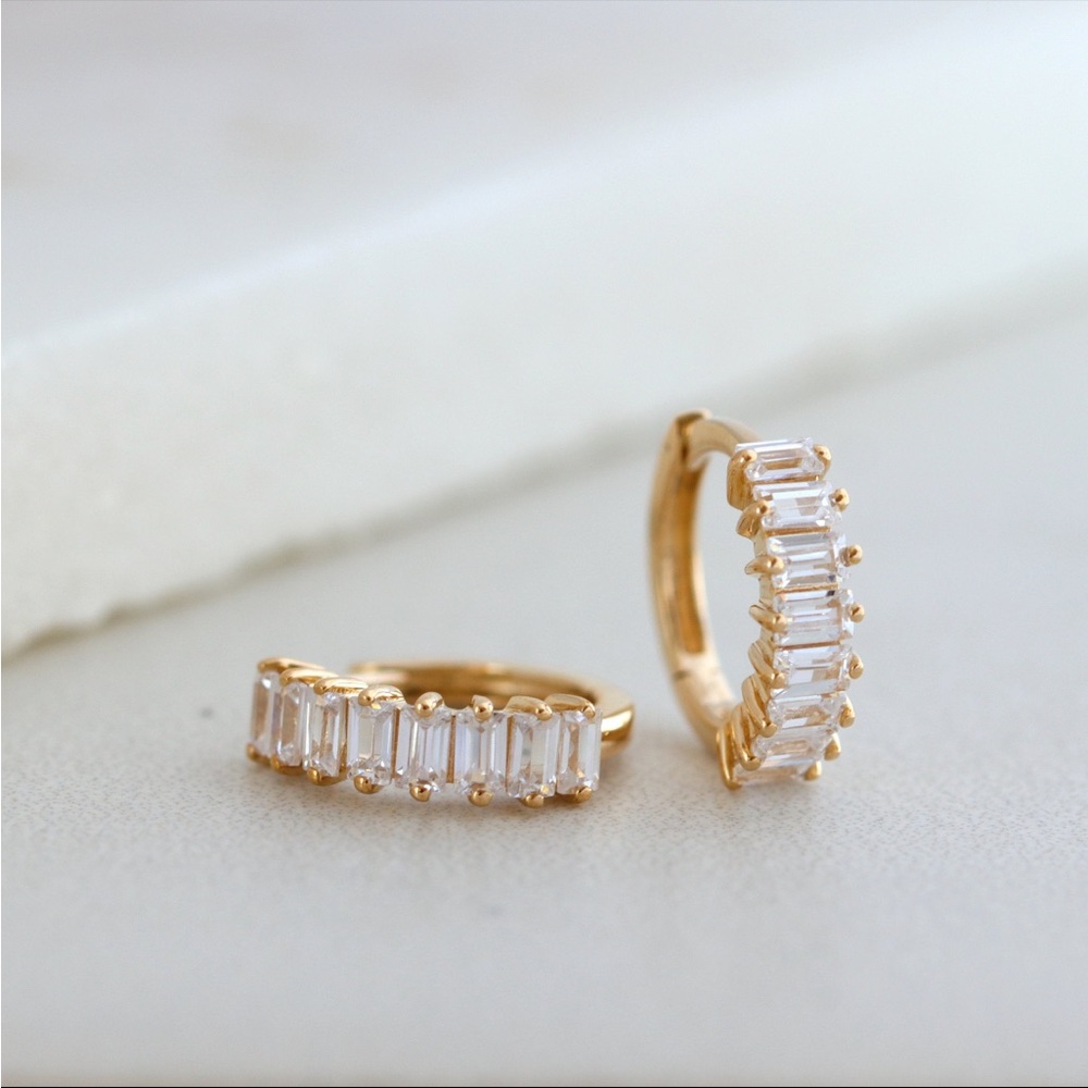 10K Solid Gold Baguette Cz Huggie Hoop Earrings - Picture 3 of 7